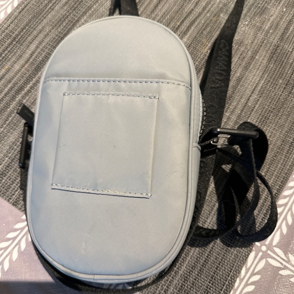 NWOT Lululemon Team Canada 22 Future Legacy Crossbody Bag - Picture 4 of 4